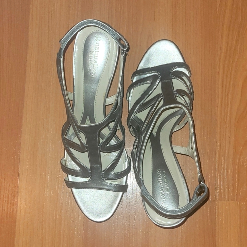 Naturalizer Strappy 3" Pumps (size 11, Pewter color)
